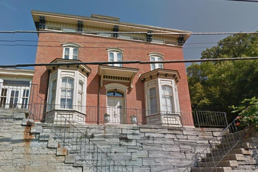 Merry Mansion East Dubuque Exteriör bild
